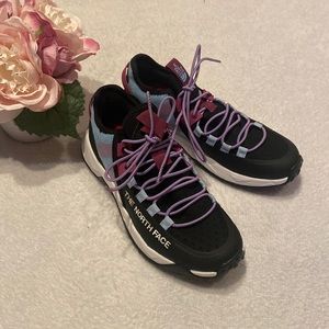 THE NORTH FACE Trail Escape Edge Women’s Size 6 Sneakers NEW